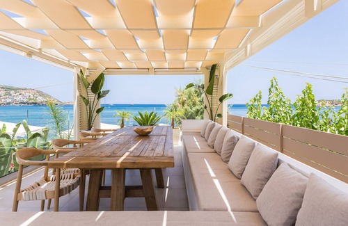 Bali Villa | Beachfront villa with daily cleaning, sauna & gym by etouri