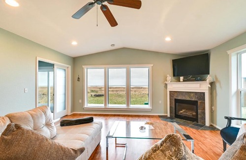 Westport House | Beachfront Westport Home with Deck!