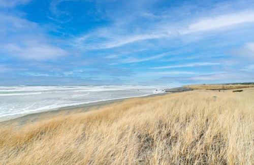 Westport House | Beachfront Westport Home with Deck!