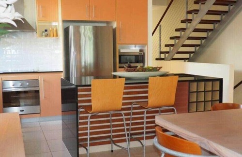 Mission Beach Apartment | BeachHouse One ~ Beachfront Haven ~ 2 bedroom