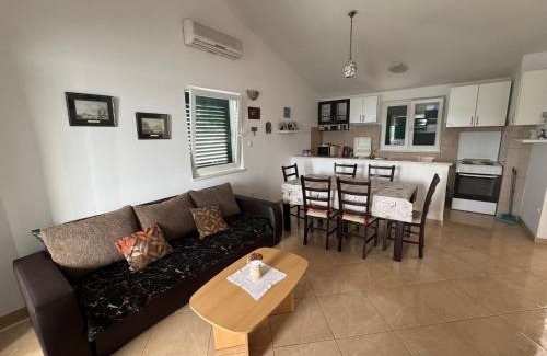 Blace Apartment | Beachside 2-Bed Bliss!