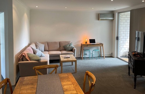 Dee Why Apartment | Beachside apartment, footsteps to the iconic Dee-Why beach.