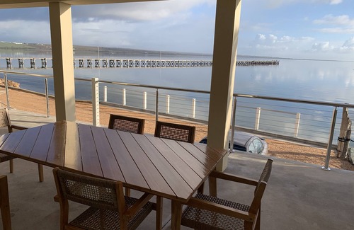 Ripon Apartment | Beachside & Jetty View Apartment 1 (Admiral Apartment)
