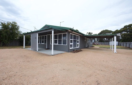 Stieglitz House | Beachside Luxe - Pet Friendly