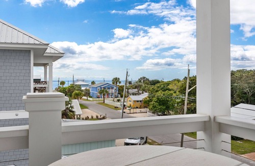 Bid-a-wee Beach House | Beachside Paradise | Private Saltwater Pool, 1 Block to Beach, Sleep 22, Bonfire