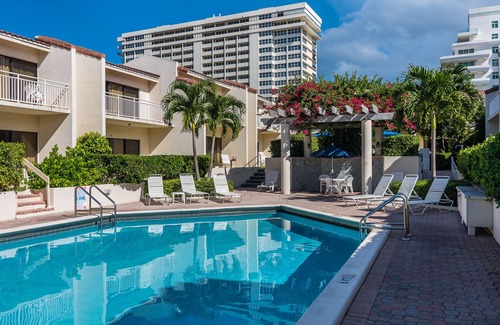 Boca Raton Apartment | Beachside Rental w/Balcony & Pool