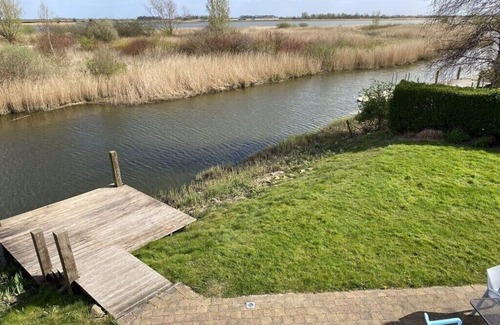 Makkum House | Beachvilla Grachtenblik