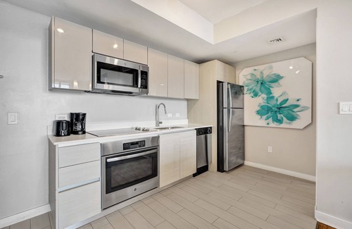 Hallandale Beach Hotel | Beachwalk Resort