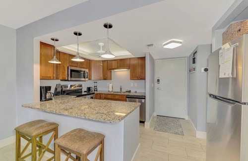 Downtown Condo | Beachy 1 bedroom/1 bath unit - Fully equipped for your beach vacation!