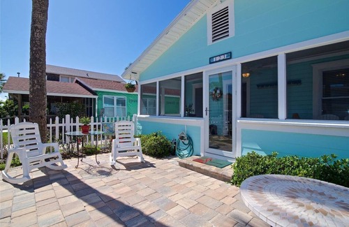 Jacksonville Beach Cottage | Beachy Cottage by the sea