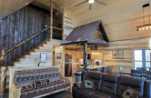 Board Camp Cabin | Bear Creek Cabin