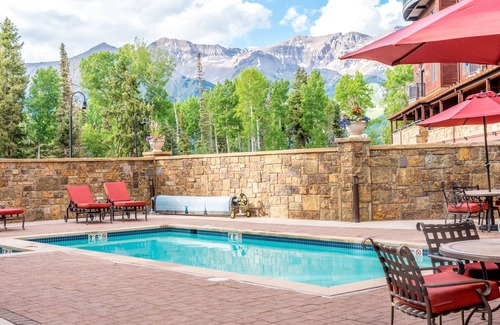 Mountain Village Condo | Bear Creek Lodge 208a 1 Bedroom Condo by Alpine Lodging Telluride