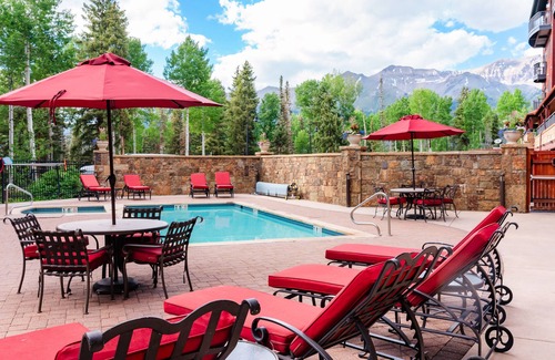 Mountain Village Condo | Bear Creek Lodge 208a 1 Bedroom Condo by Alpine Lodging Telluride