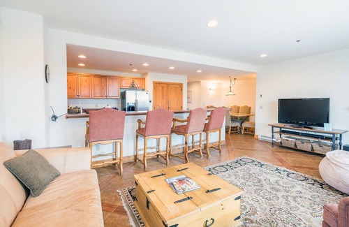 Mountain Village Condo | Bear Creek Lodge 212ab 2 Bedroom Condo by Alpine Lodging Telluride