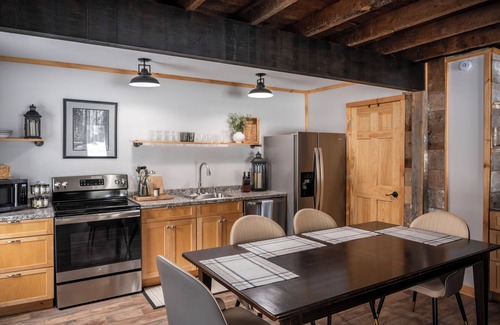 Diamond Point House | Bear Cub Barn, Bolton Landing