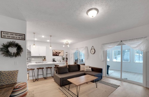 Kalkaska Cottage | Bear Lake Cottage: Crunching Leaves and Lake Views Enjoy Fall Getaways Here!