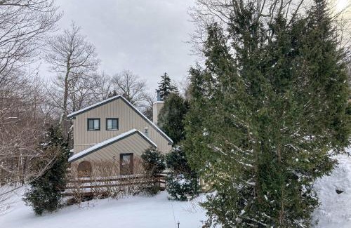 West Dover House | Bear's Crossing Retreat
