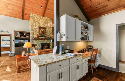 Boone Ski Chalet | Bear Trail-Open for Bookings! Views, Hot Tub, Pool Table