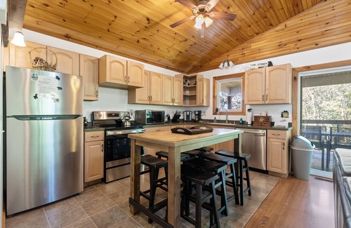 Laurelville Cabin | Bearadise Ridge | Game Room | Hocking Hills