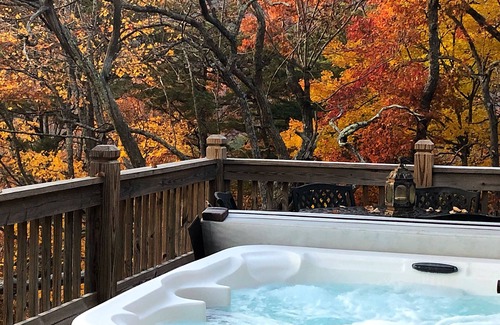 Jasper Cabin | Bearfoot Falls-Privately Owned 110-foot Waterfall~22 Acres-Hiking trails~Hot Tub