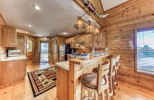 Ruidoso Apartment | Beary Happy Place:Cozy Mtn Cabin,Deck,Views,Trails