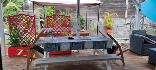 Le Robert Apartment | Beau F2 classé, vue mer, spa, jardin, bateau