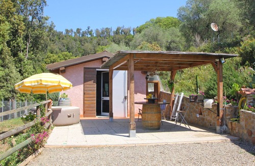 Castiglione della Pescaia House | Beautiful private villa with hot tub, A/C, TV, veranda, pets allowed, panoramic view and parking