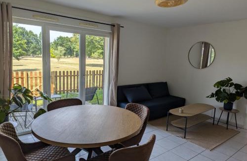 Le Teich Apartment | Beau T2 première ligne au Teich, espace nature, accès plage et port
