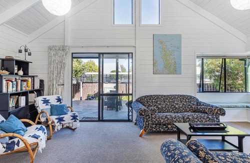 Pauanui House | Beaumont Beach Retreat - Pauanui Holiday Home