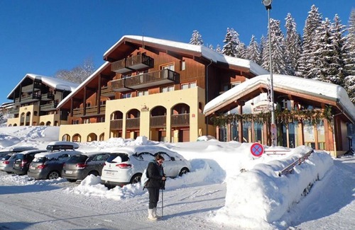 Doucy-Combelouviere Apartment | Beauregard 2P6M - One Bedroom Apartment, Sleeps 6