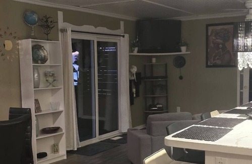 Mansfield-et-Pontefract Ski Chalet | Beautiful 4-season Cottage to retreat from a busy lifestyle.
