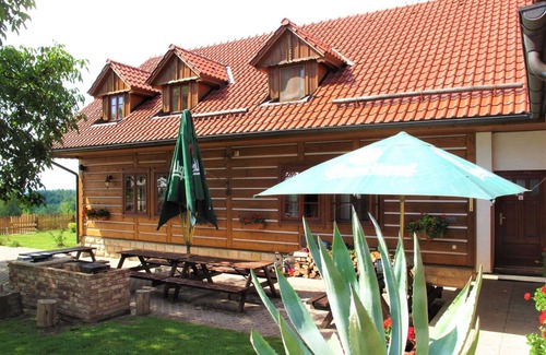 Uhlejov Villa | Beautiful private villa for 24 people with private pool, WIFI, TV, terrace and pets allowed