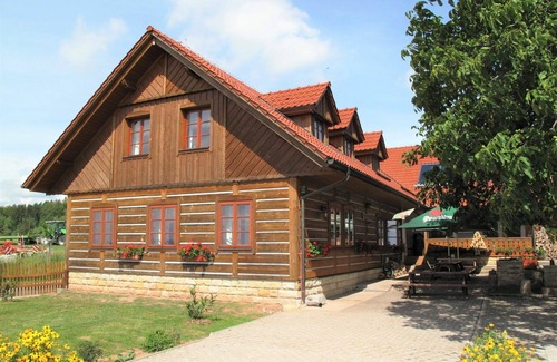Uhlejov Villa | Beautiful private villa for 24 people with private pool, WIFI, TV, terrace and pets allowed