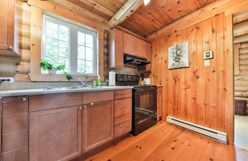 Argenteuil Regional County Municipality Ski Chalet | Beautiful log chalet w/a max capacity of 12 guests located 1hr from Mtl and Ott