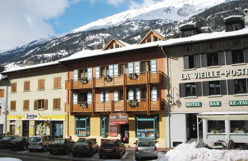 Val Cenis Apartment | Beautiful apartment for 5 people at the foot of the village center piste (ref J1)