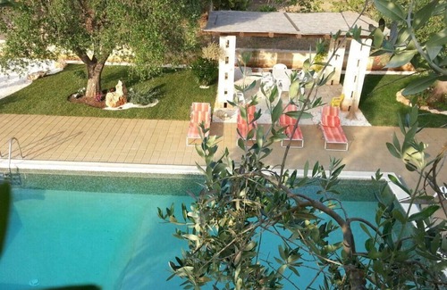 Francavilla Fontana Villa | Beautiful Villa & Fabulous Pool with stunning gardens in Francavilla Fontana