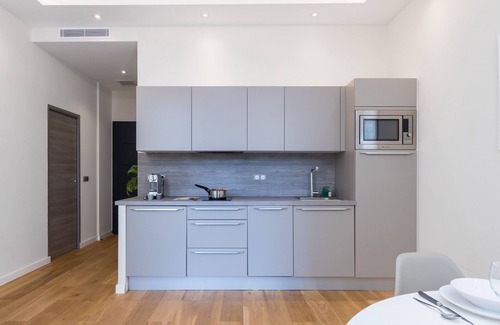 Quartier du Port Apartment | Beautiful 1 Bdr Place du Pin