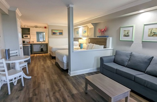 Emerald Isle Hotel | Beautiful 1 Bedroom Suite at the Beach!