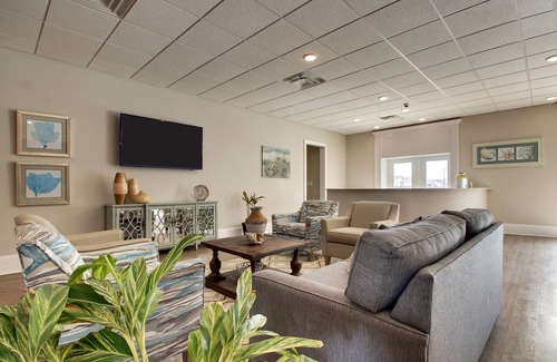 Emerald Isle Hotel | Beautiful 1 Bedroom Suite at the Beach!