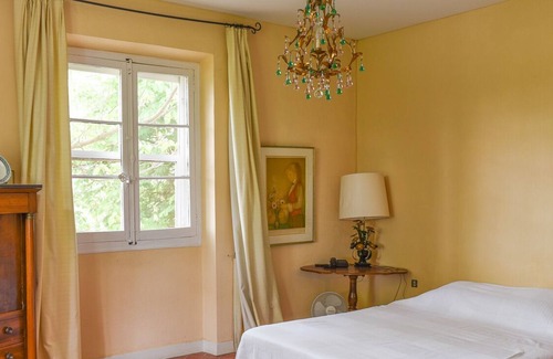La Tour-d'Aigues House | Beautiful 18th Century Domaine with private park, tennis court, pool, vineyards