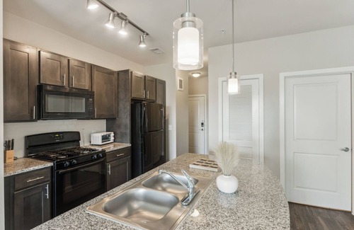 Willowbrook Apartment | Beautiful 1Bd Apt I Properties by Preston