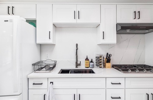Garden Grove House | Beautiful 1bdr ~ Close to Disney ~ Pet friendlynn