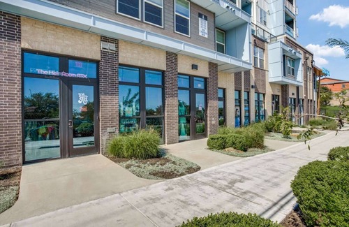 Riverside Apartment | Beautiful 1BR in Riverside 3683