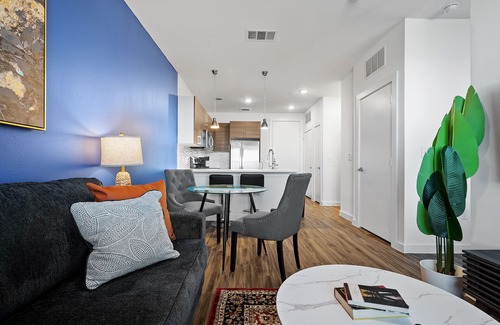 Riverside Apartment | Beautiful 1BR in Riverside 2476