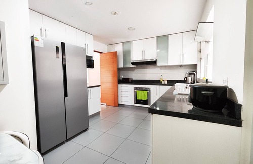 Chacarilla del Estanque Apartment | Beautiful 2,150 sq. ft. 3BR apartment in upscale Chacarilla