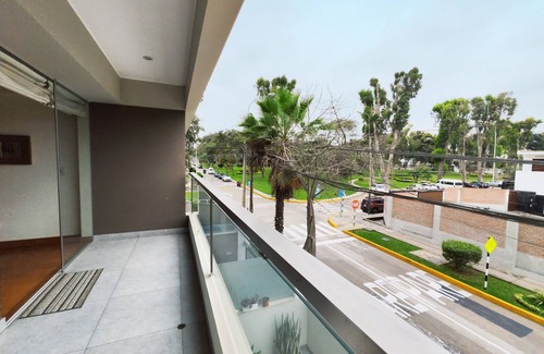 Chacarilla del Estanque Apartment | Beautiful 2,150 sq. ft. 3BR apartment in upscale Chacarilla