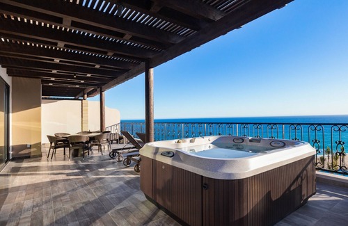 San Jose del Cabo Resort | Beautiful 2 Bedroom Ocean Villa With Swim-able Beach In Cabo At Villa Valencia