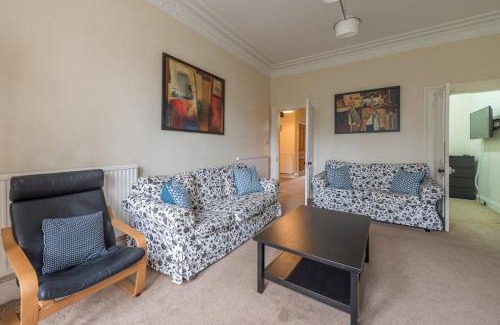 Bruntsfield Apartment | Beautiful 2 Bed 2 Bath Flat overlooking Meadows Park