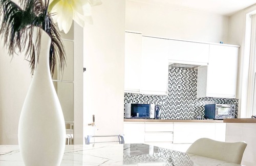 Greenwich Apartment | Beautiful 2-bed Apartment in London