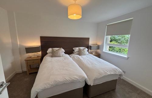 Airdrie House | Beautiful 2 Bed home Airdrie